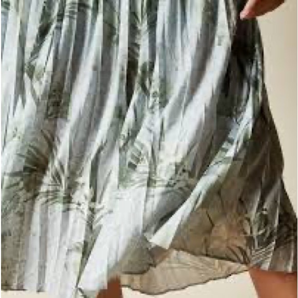 #028. Ted Baker London Estie Highland pleated floral print 🌴 midi skirt - Picture 9 of 12